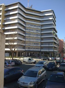 A unidade que eu trabalho na rua Alves Redol, Alameda, Lisboa. Escritórios com varanda ;)